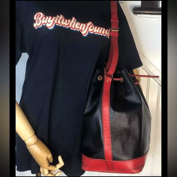 Louis Vuitton Black Red Epi Leather Noe GM Drawstring Bucket Shoulder Bag VI0922 - Picture 4 of 17